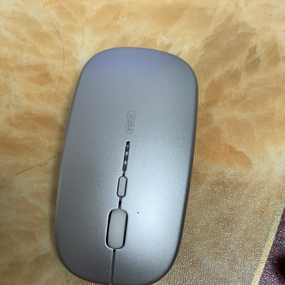 Silver Wireless Bluetooth Mouse — Slim Portable Design